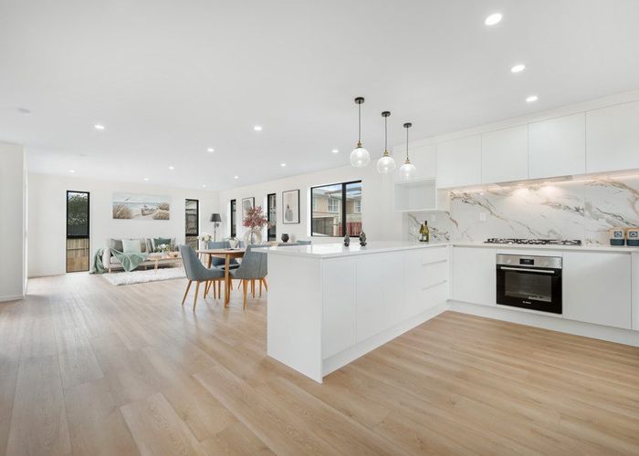  at 32 Universal Drive, Henderson, Waitakere City, Auckland
