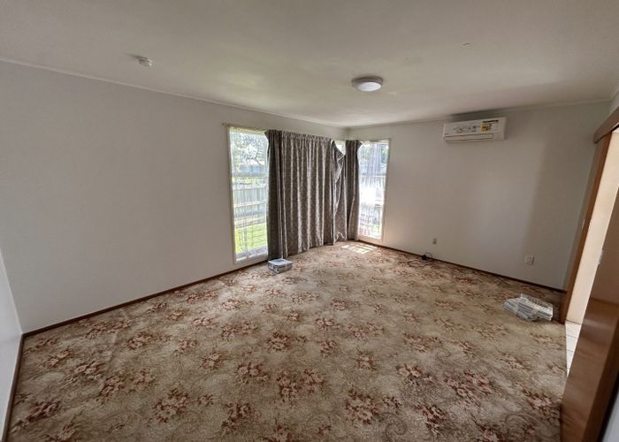  at 21 Convair Crescent, Mangere, Auckland