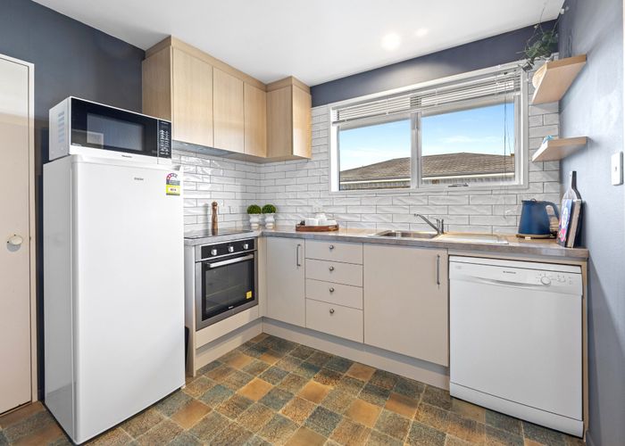  at 1/42 Mooray Avenue, Bishopdale, Christchurch City, Canterbury