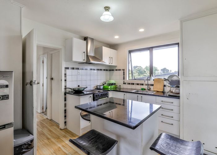  at 21 Julian Place, Otara, Auckland