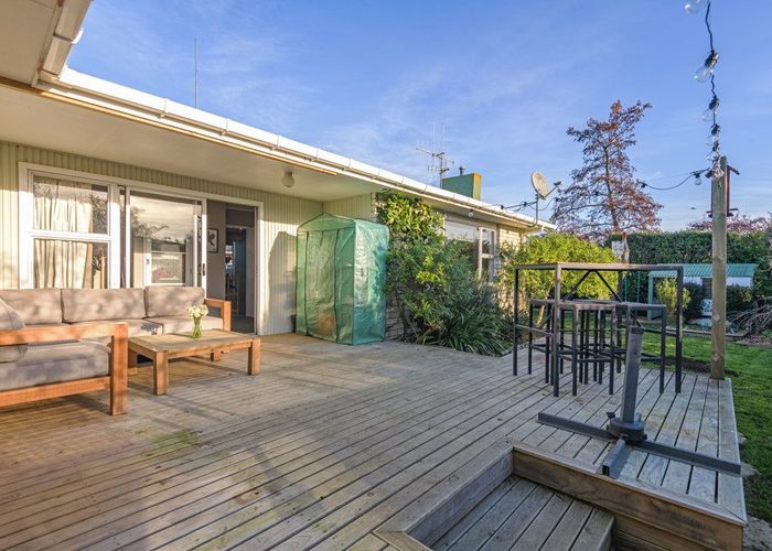  at 15 Acacia Street, Kelvin Grove, Palmerston North, Manawatu / Whanganui