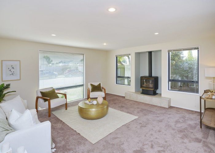  at 1/6 Delta Way, Woolston, Christchurch