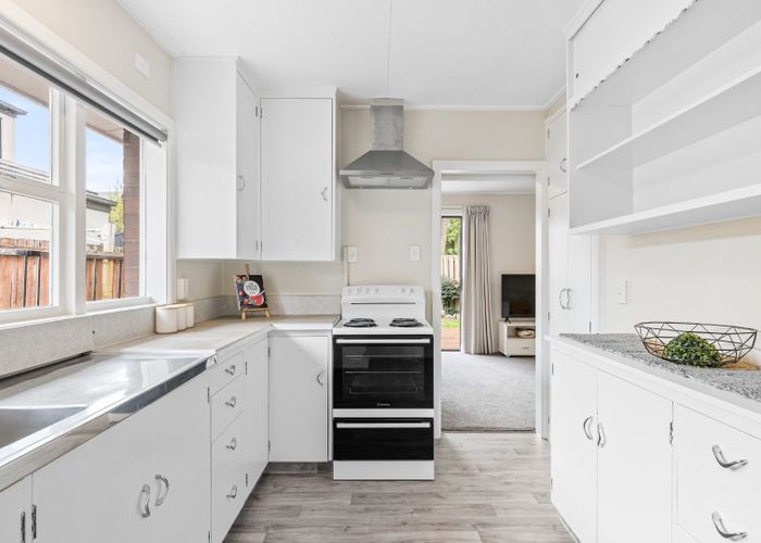  at 2/27 Tuirau Place, Ilam, Christchurch
