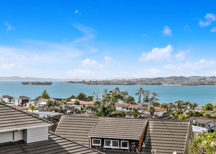  at 8 Beach Road, Mellons Bay, Manukau City, Auckland