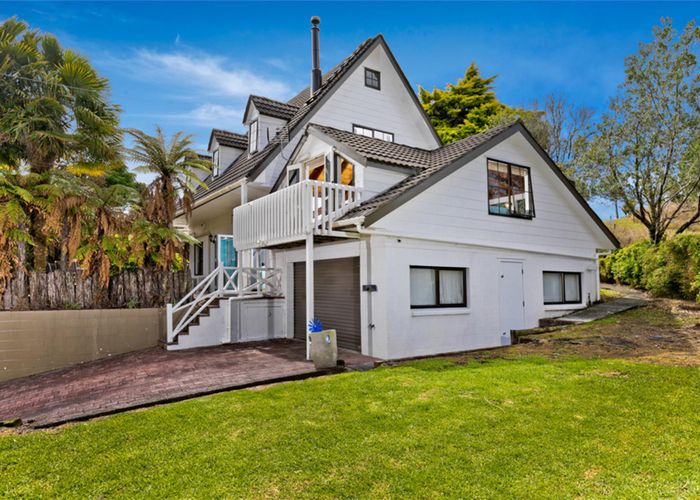  at 84 Grassmere Road, Henderson Valley, Auckland