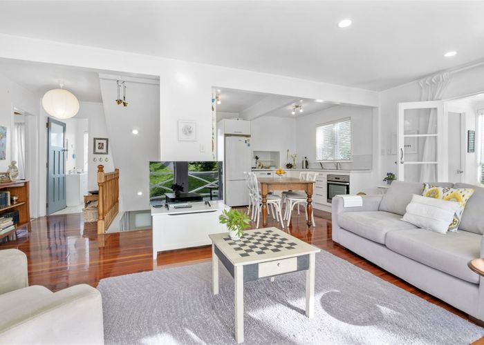  at 27 Langton Road, Stanmore Bay, Whangaparaoa
