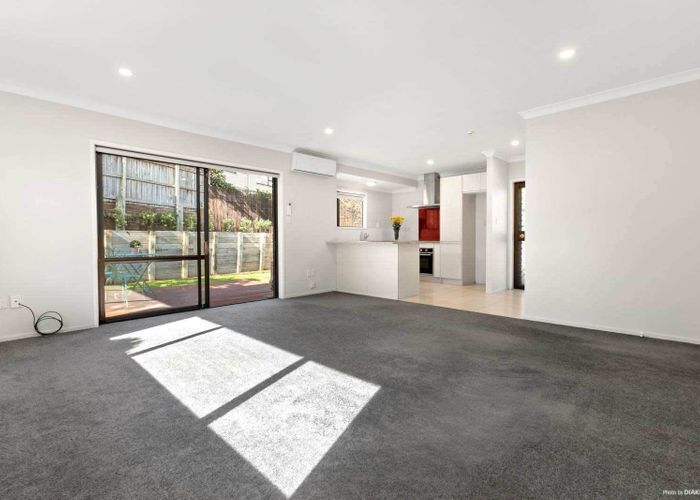  at 2/17 Birman Close, Half Moon Bay, Manukau City, Auckland