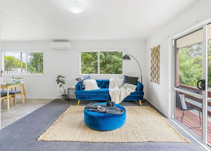  at 17 Lynn Road, Bayview, Auckland