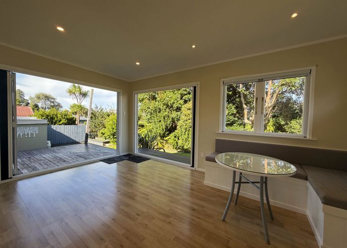  at 52 Normanton Street, Glenfield, Auckland