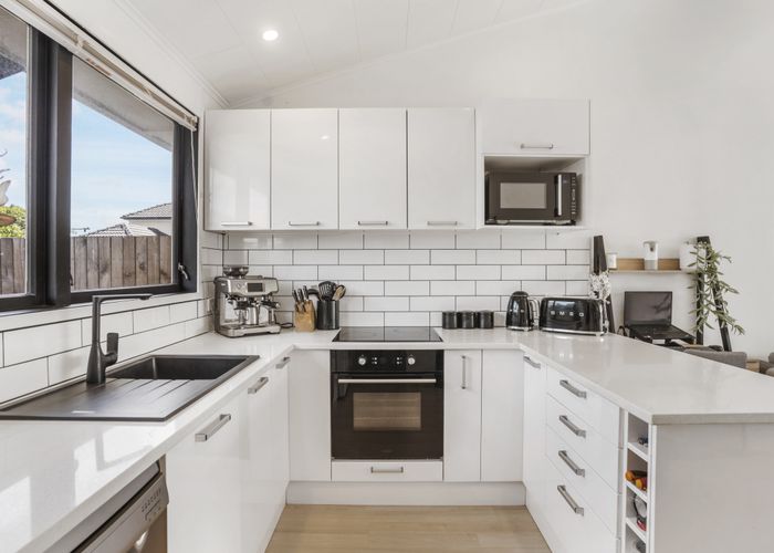 at 68 Commodore Drive, Lynfield, Auckland