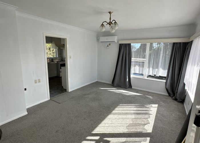  at 2/31 Exmouth Road, Northcote, Auckland