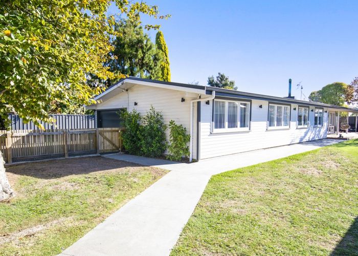  at 15 Cambridge Terrace, Taradale, Napier