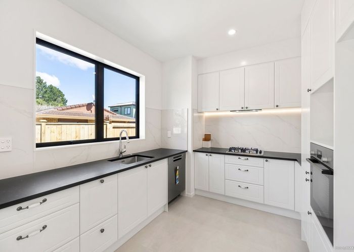  at 11 Mimosa Place, Half Moon Bay, Auckland