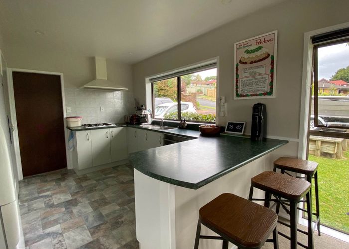  at 5 Kingsclere Place, Goodwood Heights, Manukau City, Auckland