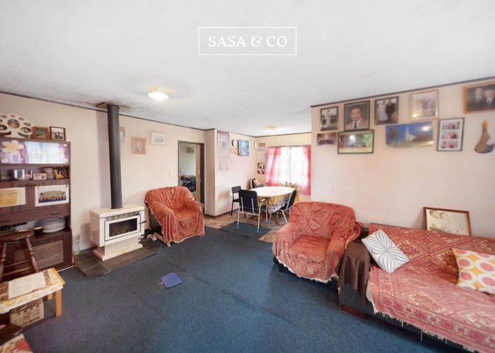  at 14 Cyril Place, West Harbour, Waitakere City, Auckland