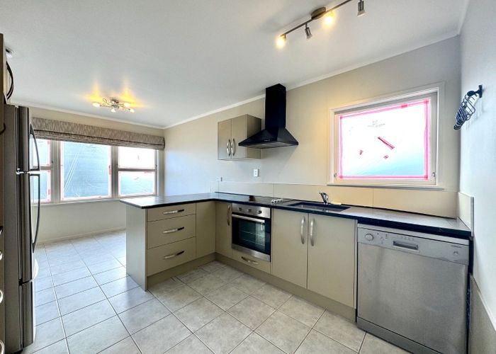  at 1 Beaudine Avenue, Glenfield, North Shore City, Auckland