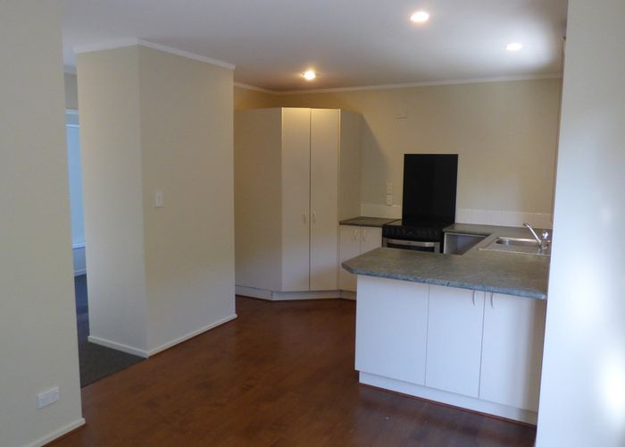  at 2/6 Knott Road, Stanmore Bay, Whangaparaoa