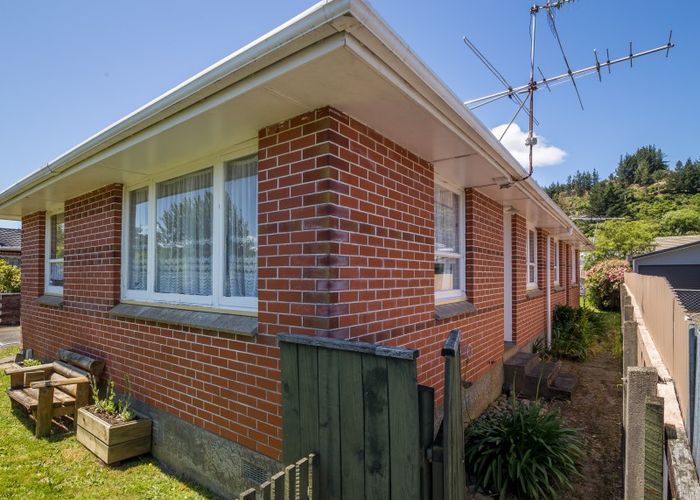  at 1/8 Oregon Drive, Maoribank, Upper Hutt
