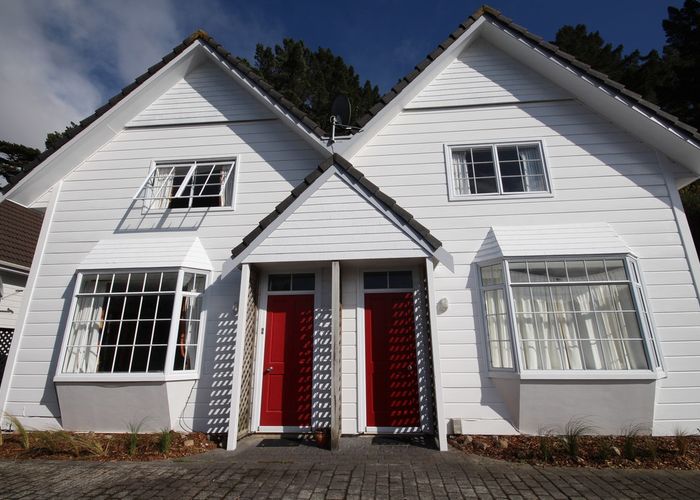  at 19B Percy Dyett Drive, Karori, Wellington