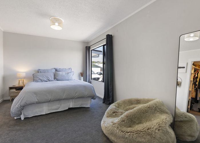  at 9B Colchester Crescent, Newlands, Wellington