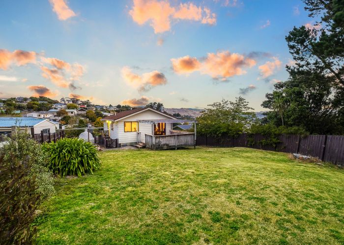  at 4 Gaff Place, Whitby, Porirua, Wellington