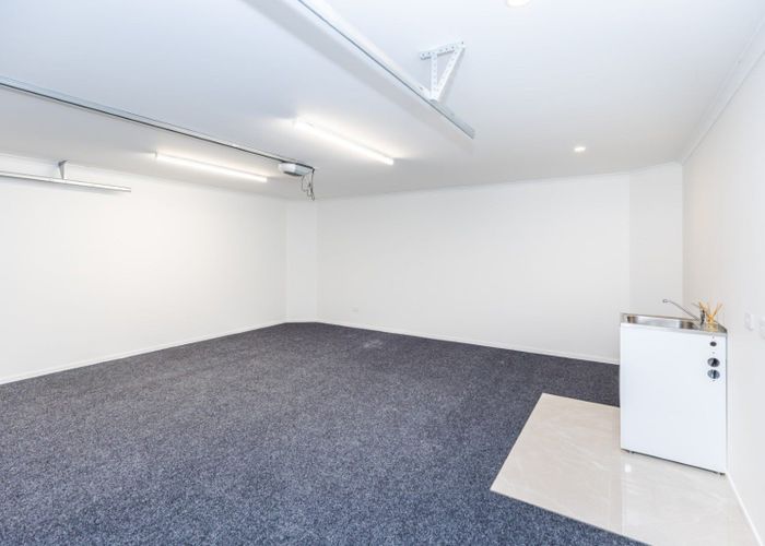  at 2/14 Hammond Street, Hamilton Central, Hamilton