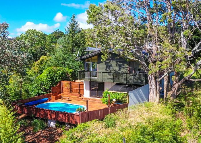  at 34 Grendon Road, Titirangi, Auckland