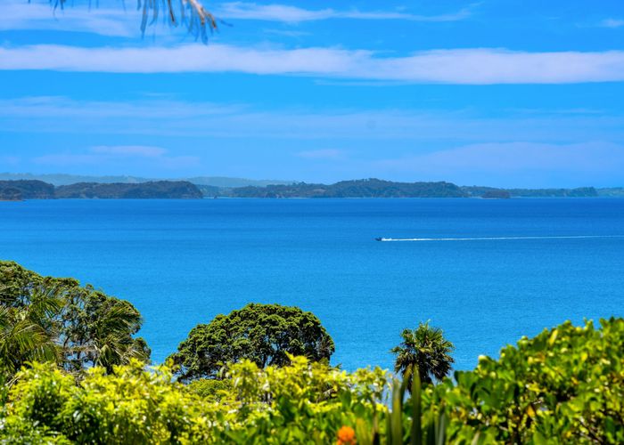  at 72 Duncansby Road, Stanmore Bay, Whangaparaoa