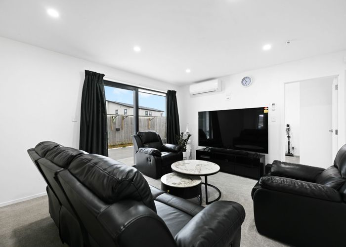  at 2/60 Cabourne Drive, Glenview, Hamilton