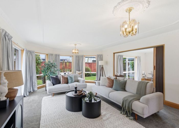  at 7 Broadfell Avenue, Avonhead, Christchurch City, Canterbury