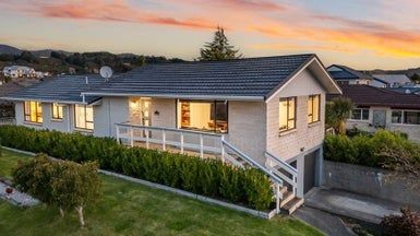  at 32 Clearwater Terrace, Brown Owl, Upper Hutt