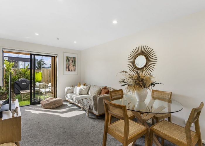  at 8/41 Kervil Avenue, Te Atatu Peninsula, Waitakere City, Auckland