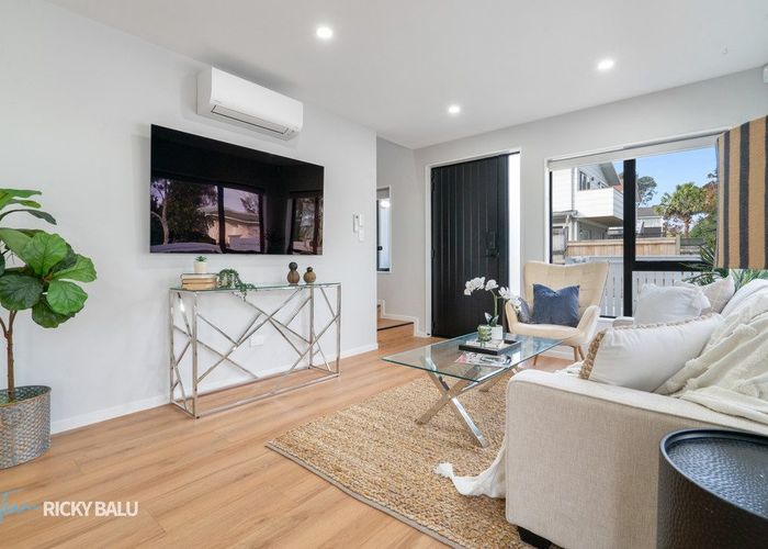  at 43A Mirrabooka Avenue, Botany Downs, Manukau City, Auckland
