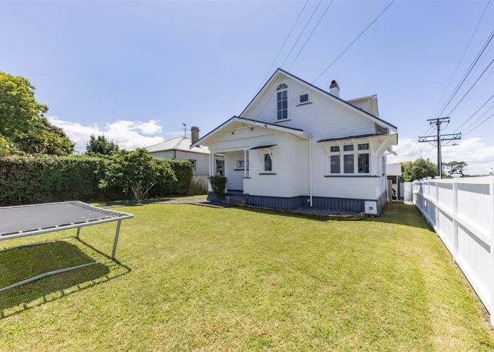  at 86 Astley Avenue, New Lynn, Auckland