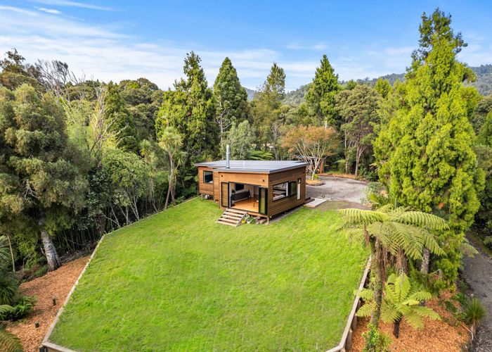  at 102 Mountain Road, Henderson Valley, Auckland