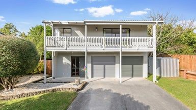  at 10 Photinia Place, Botany Downs, Auckland