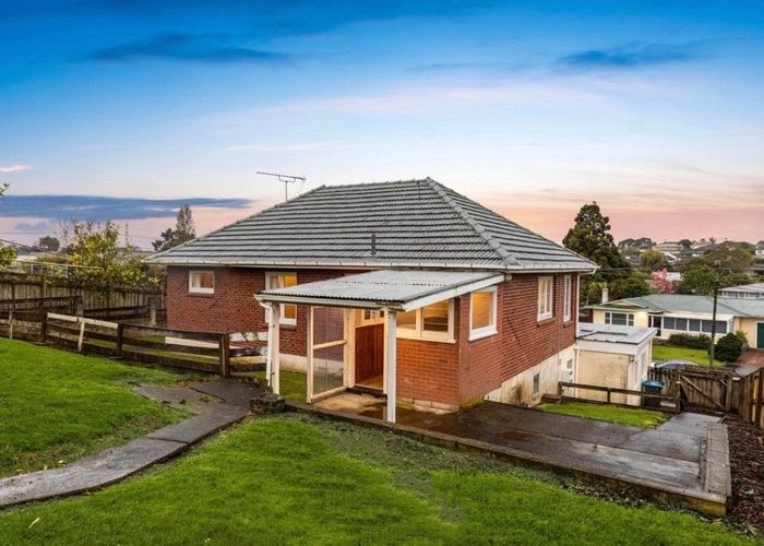  at 15 Gunson Road, Mount Wellington, Auckland City, Auckland