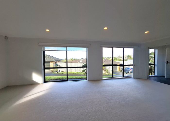  at 27 Killygordon Place, Massey, Waitakere City, Auckland
