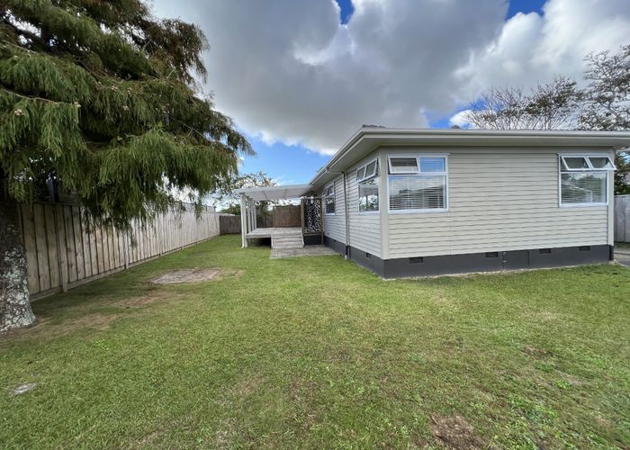  at 7 Booralee Ave, Botany Downs, Manukau City, Auckland