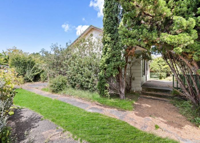  at 1184 East Coast Road, Kaiaua, Franklin, Auckland