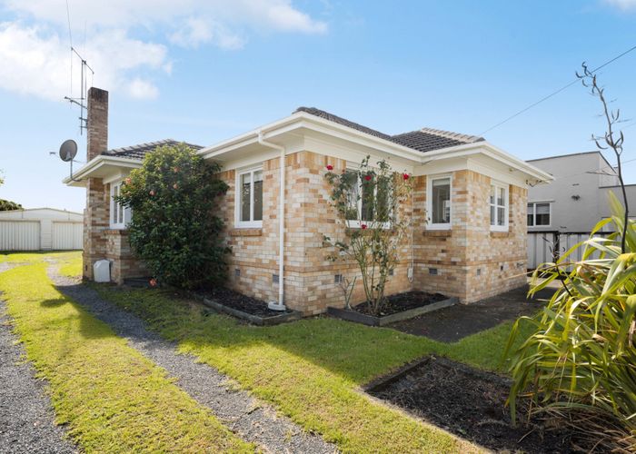  at 4 Olwyn Terrace, Dinsdale, Hamilton