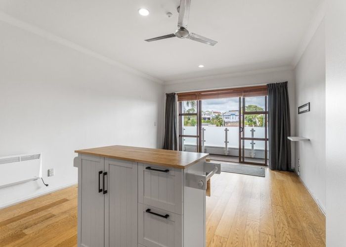  at 208/3 Morningside Drive , Morningside, Auckland City, Auckland