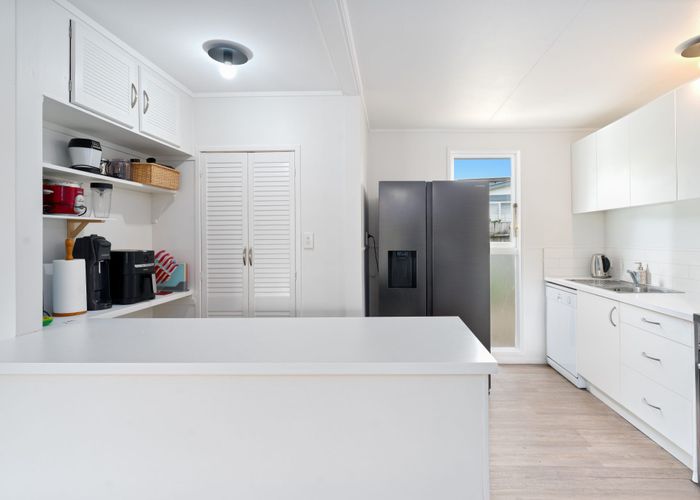  at 5 Illana Place, Ranui, Auckland