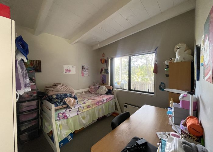  at 10a Jonathan place, Sunnynook, North Shore City, Auckland