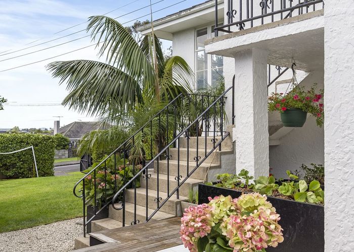  at 13 Rutherford Terrace, Meadowbank, Auckland