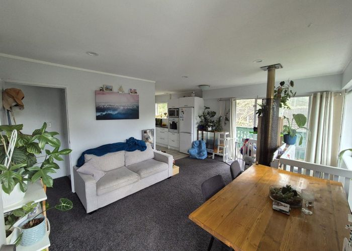  at 12a Mahuta Grove, Northcote, North Shore City, Auckland