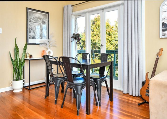  at 32 Peverill Crescent, Papatoetoe, Auckland