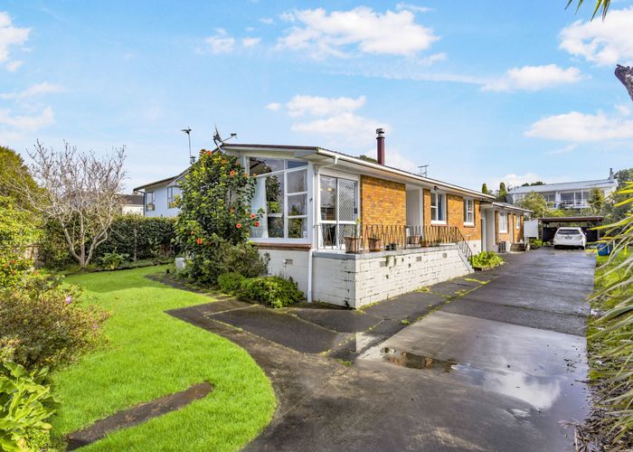  at 1/14 Eyre Street, Henderson, Auckland