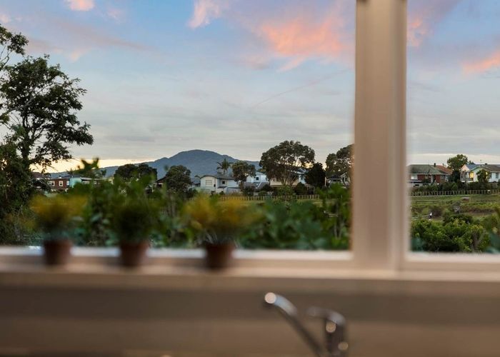  at 4 Keretene Place, Meadowbank, Auckland