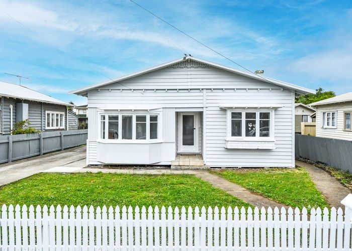  at 32 Church Street, Otahuhu, Auckland